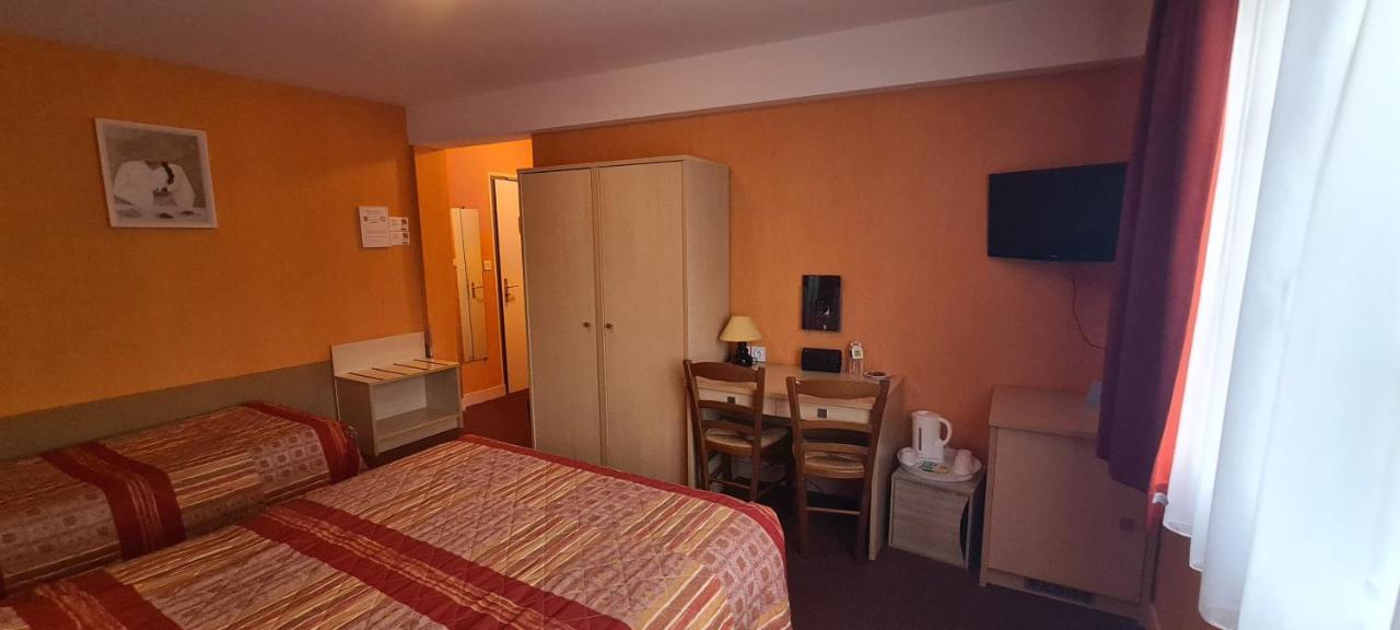 Logis Hotel Saint-Hubert クル・シュヴェルニ エクステリア 写真