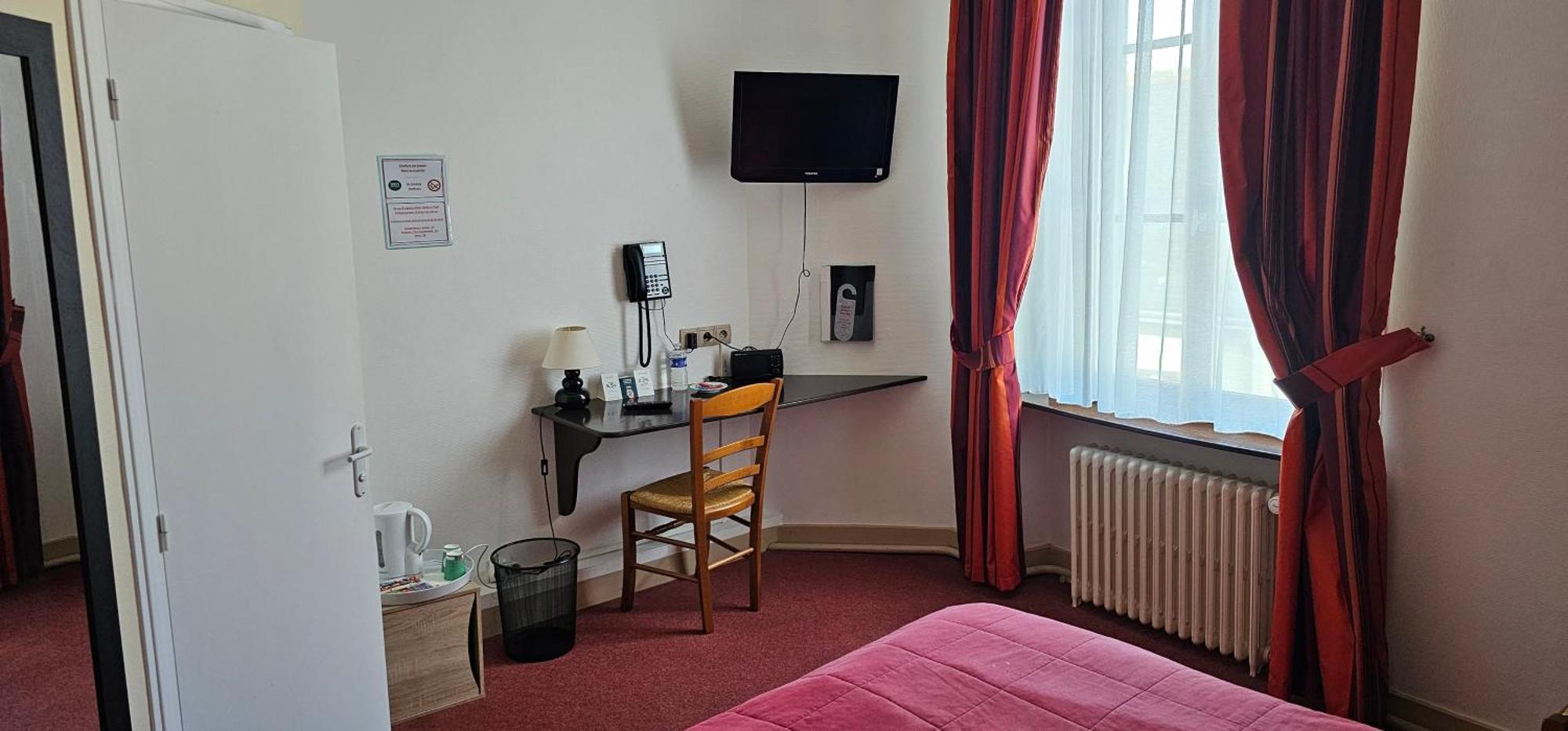 Logis Hotel Saint-Hubert クル・シュヴェルニ エクステリア 写真