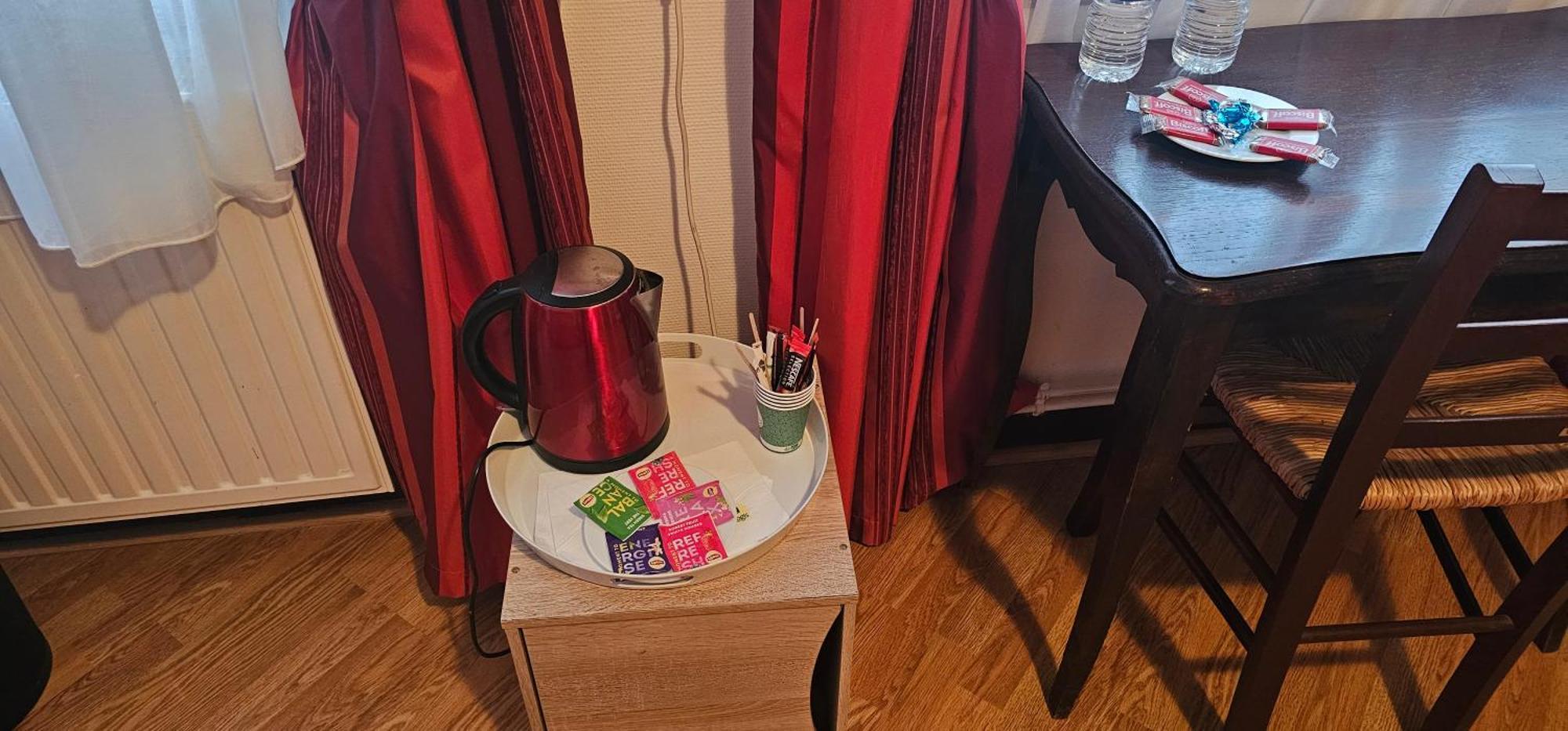 Logis Hotel Saint-Hubert クル・シュヴェルニ エクステリア 写真