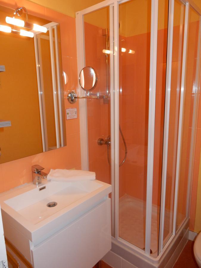 Logis Hotel Saint-Hubert クル・シュヴェルニ エクステリア 写真