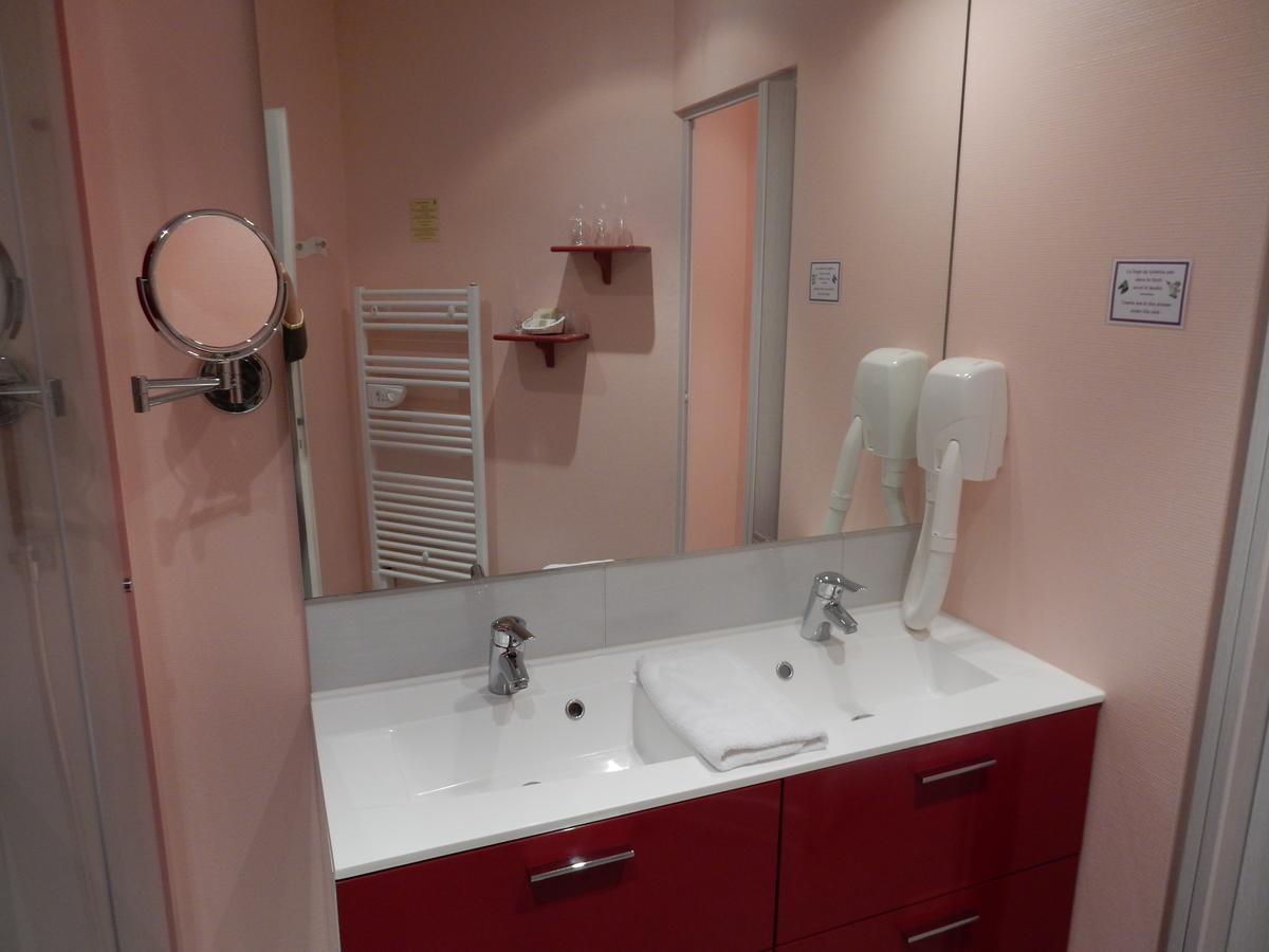 Logis Hotel Saint-Hubert クル・シュヴェルニ エクステリア 写真