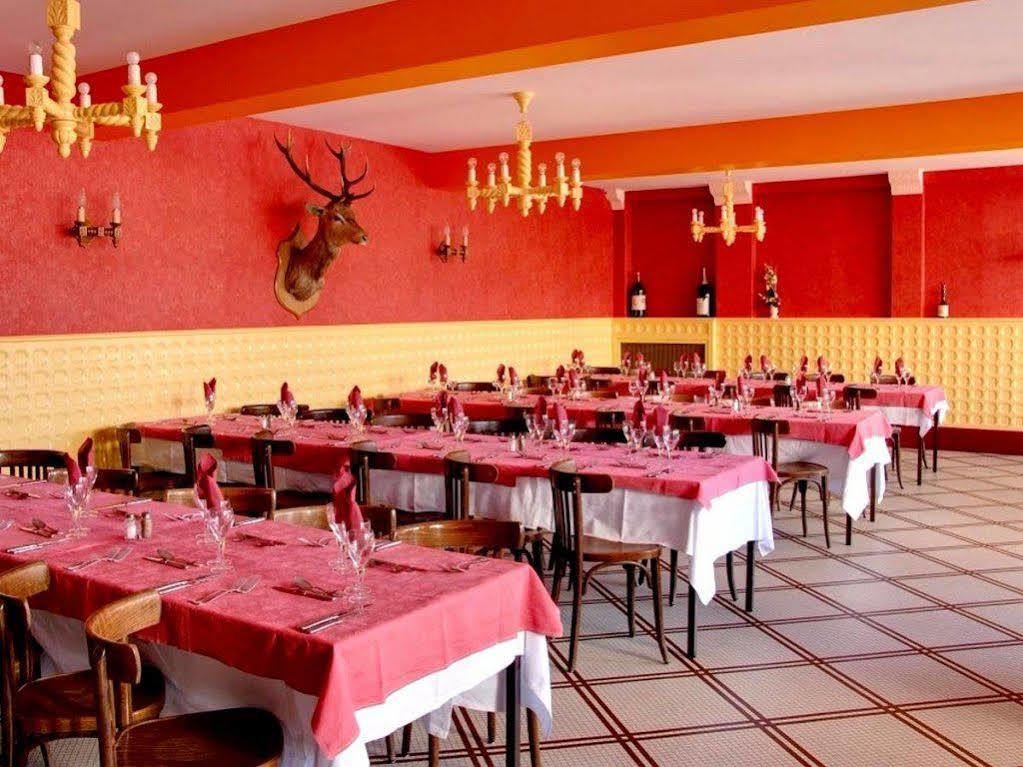 Logis Hotel Saint-Hubert クル・シュヴェルニ エクステリア 写真