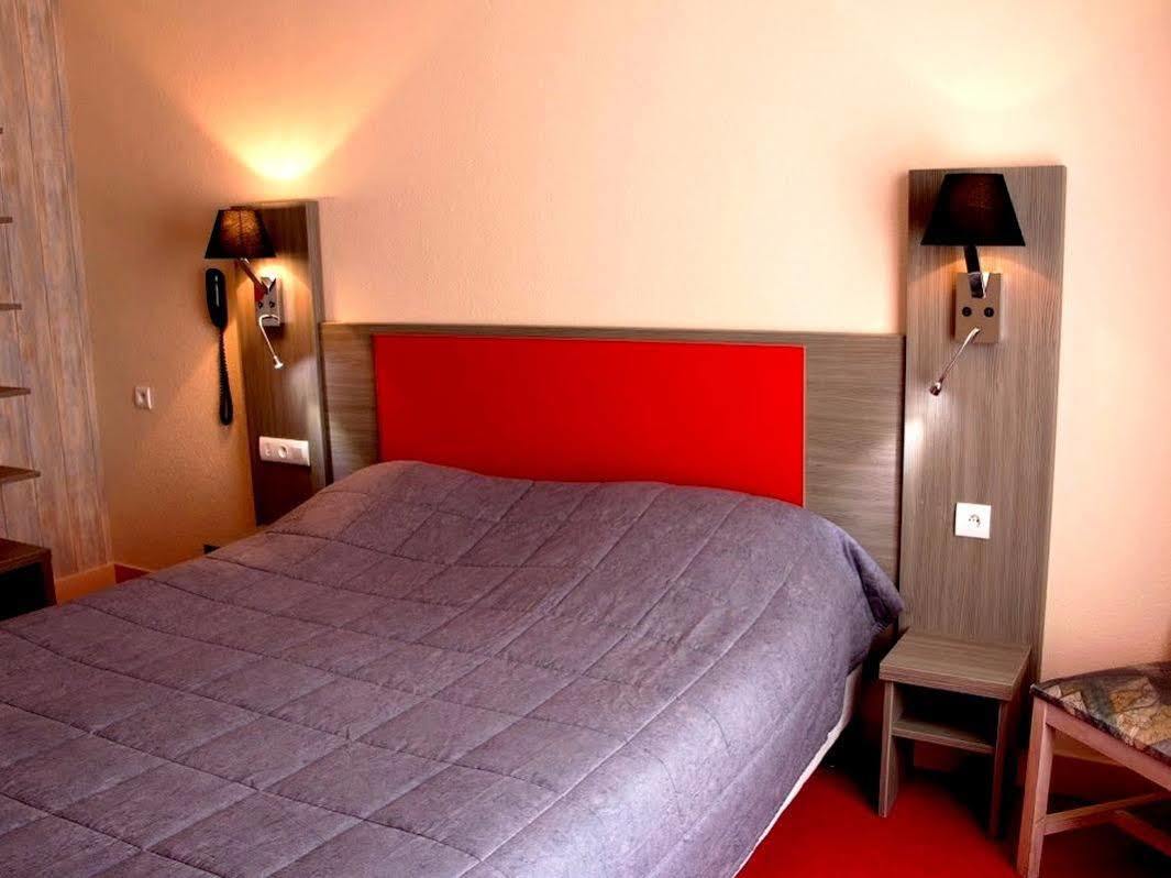 Logis Hotel Saint-Hubert クル・シュヴェルニ エクステリア 写真