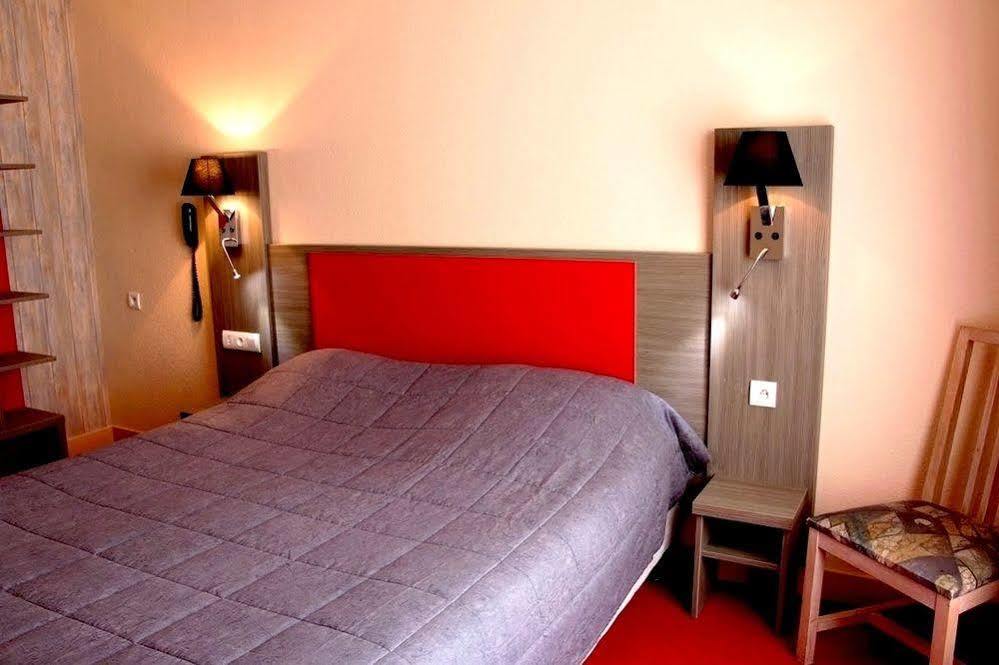 Logis Hotel Saint-Hubert クル・シュヴェルニ エクステリア 写真